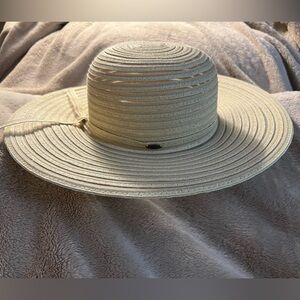 Elegant Cream Sun Hat